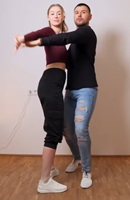 Figures de Bachata Break Forward